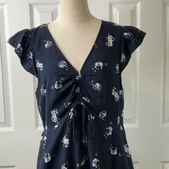 Universal Thread - Women's Flutter Short Sleeve Mini
Skater Dress Size L - Picture 3 of 12